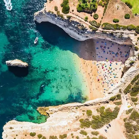 Situado No Centro Historico Da *